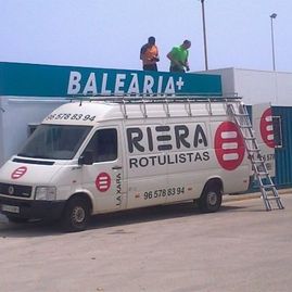 Riera Rotulistas publicidad en camioneta